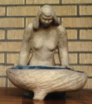 Edith Cauchi: Seated famale