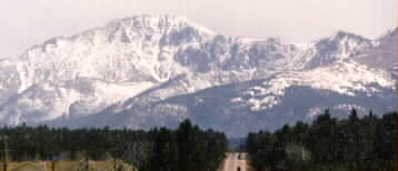 Pikes Peak: view from the north/Denver metro
